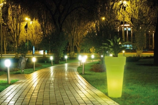 Czas na światło w ogrodzie! Bogata oferta lamp na kopalniaswiatla.pl